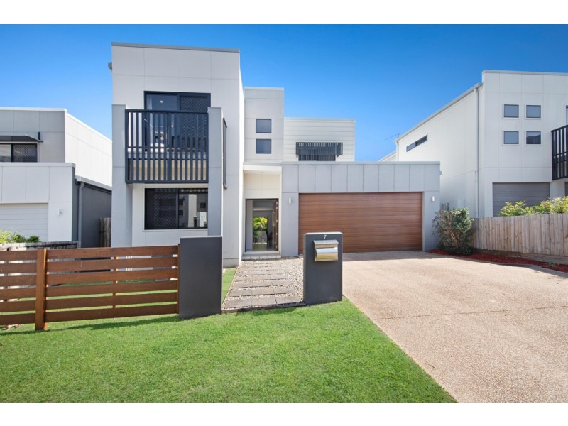 7 Lago Crescent, Mount Sheridan QLD 4868