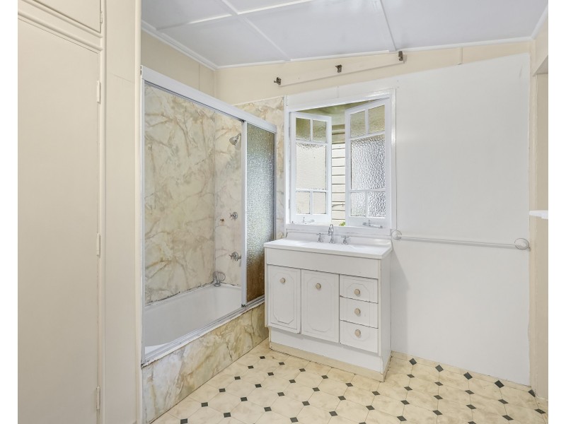 127 Martyn Street, Parramatta Park QLD 4870