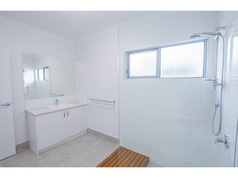 48 Edge Court, Manoora QLD 4870