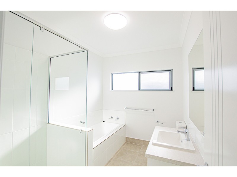 48 Edge Court, Manoora QLD 4870