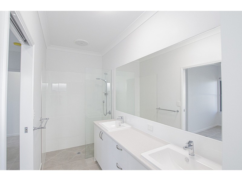 48 Edge Court, Manoora QLD 4870