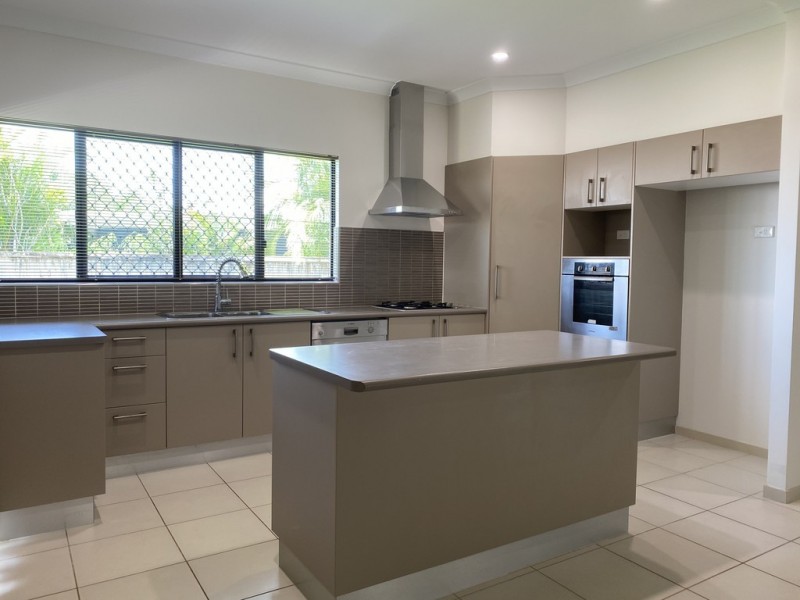 7 Botany Avenue, Redlynch QLD 4870