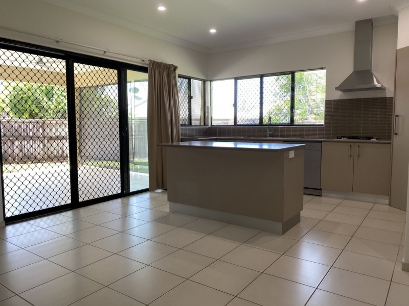 7 Botany Avenue, Redlynch QLD 4870