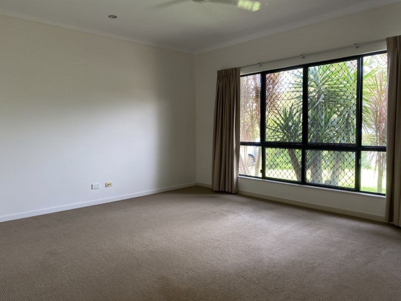 7 Botany Avenue, Redlynch QLD 4870