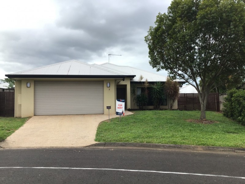 7 Botany Avenue, Redlynch QLD 4870