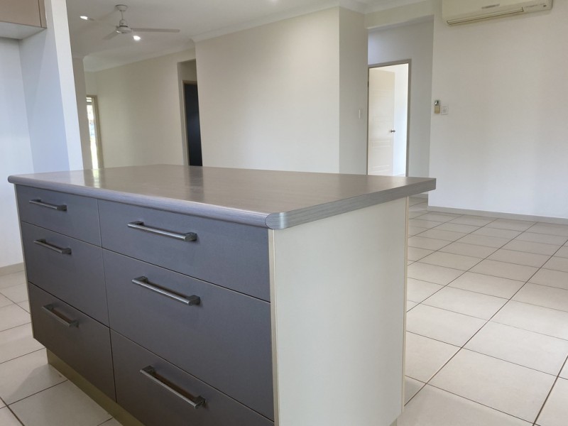 7 Botany Avenue, Redlynch QLD 4870