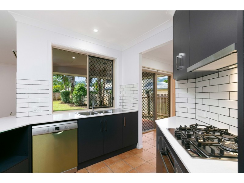 4 Obersky Close, Brinsmead QLD 4870