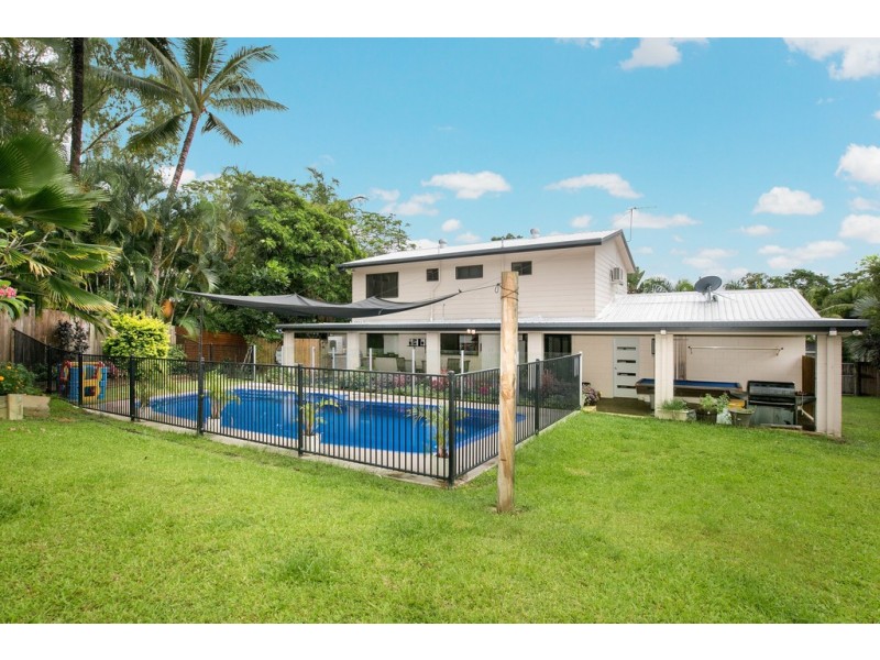 4 Forum Close, Mooroobool QLD 4870