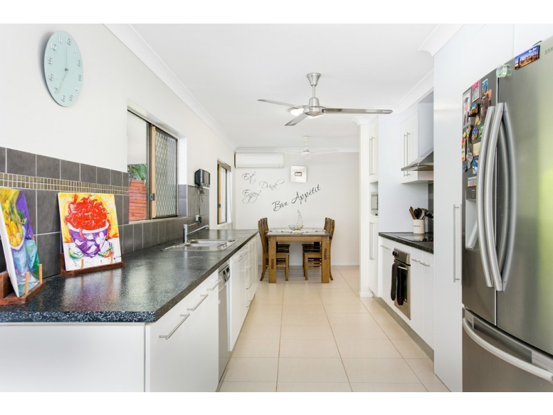 4 Forum Close, Mooroobool QLD 4870