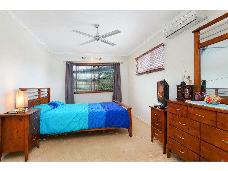 4 Forum Close, Mooroobool QLD 4870