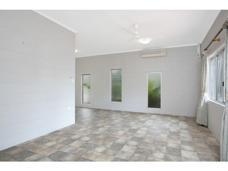 39 Dunbar Street, Mooroobool QLD 4870