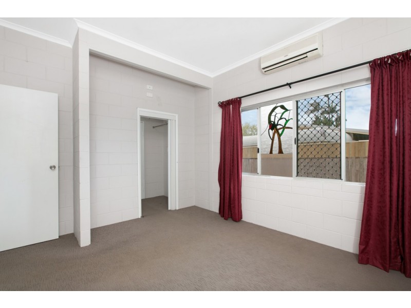 39 Dunbar Street, Mooroobool QLD 4870