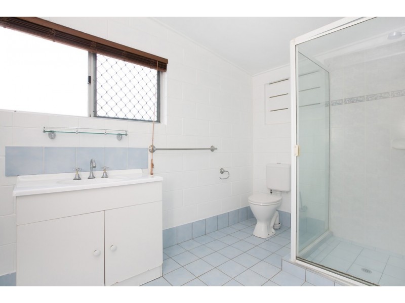 39 Dunbar Street, Mooroobool QLD 4870