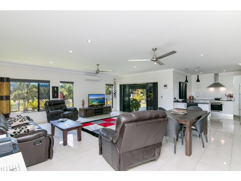 11 Shelbourne Street, Bentley Park QLD 4869