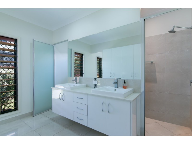 11 Shelbourne Street, Bentley Park QLD 4869