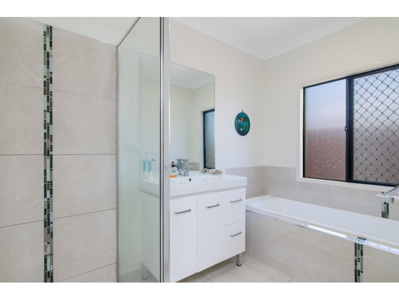 11 Shelbourne Street, Bentley Park QLD 4869