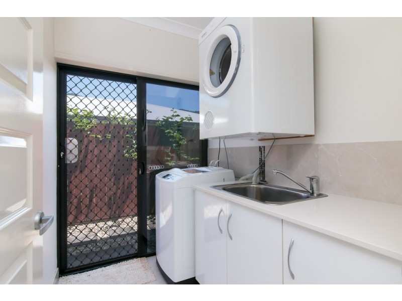 11 Shelbourne Street, Bentley Park QLD 4869