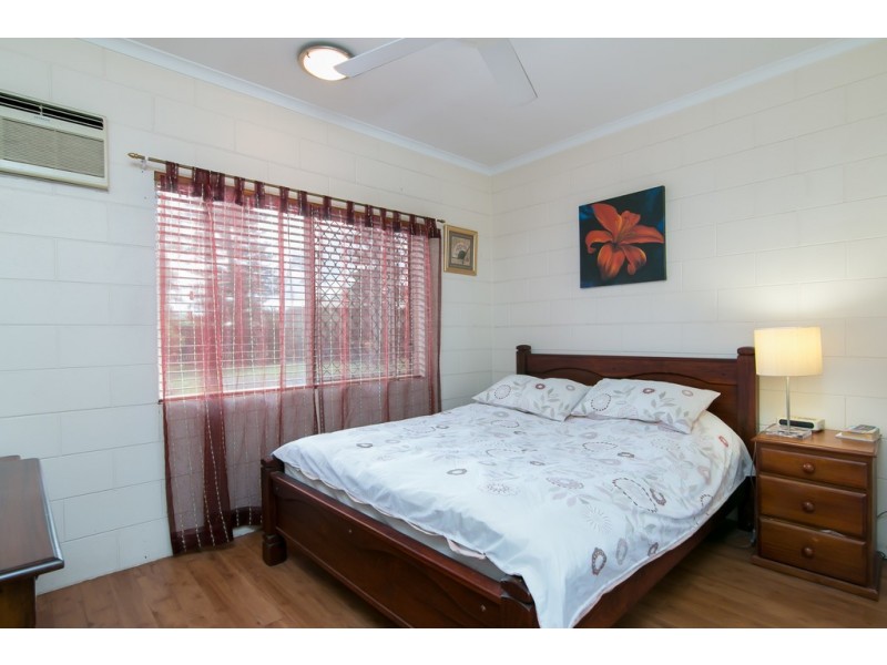 3/8 Brooks Street, Whitfield QLD 4870
