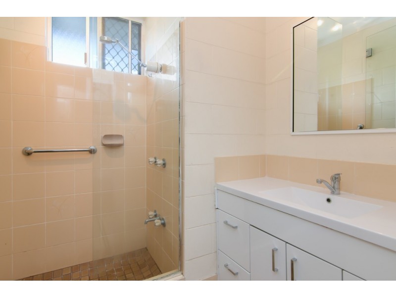 3/8 Brooks Street, Whitfield QLD 4870