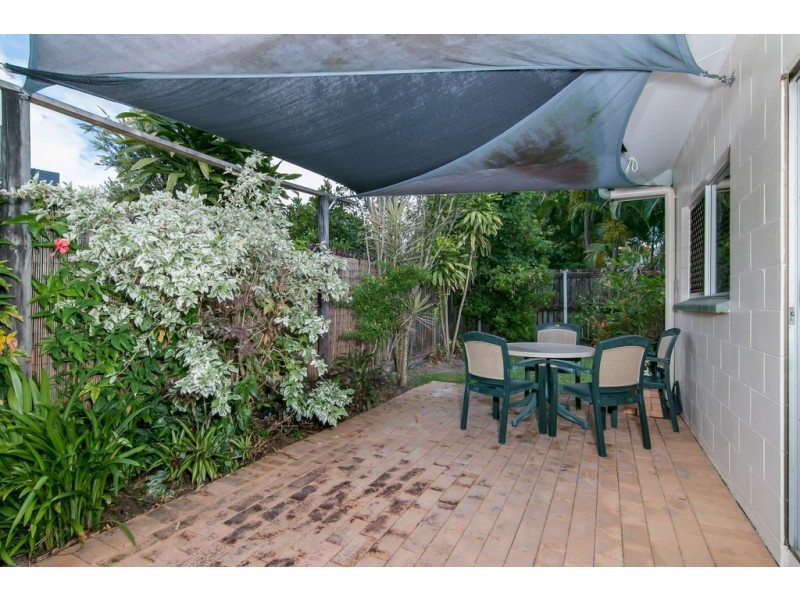 3/8 Brooks Street, Whitfield QLD 4870