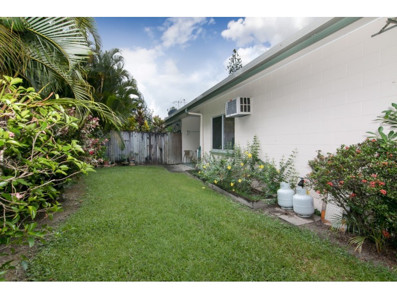 3/8 Brooks Street, Whitfield QLD 4870
