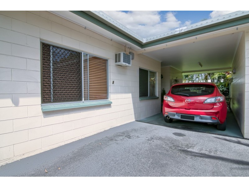 3/8 Brooks Street, Whitfield QLD 4870