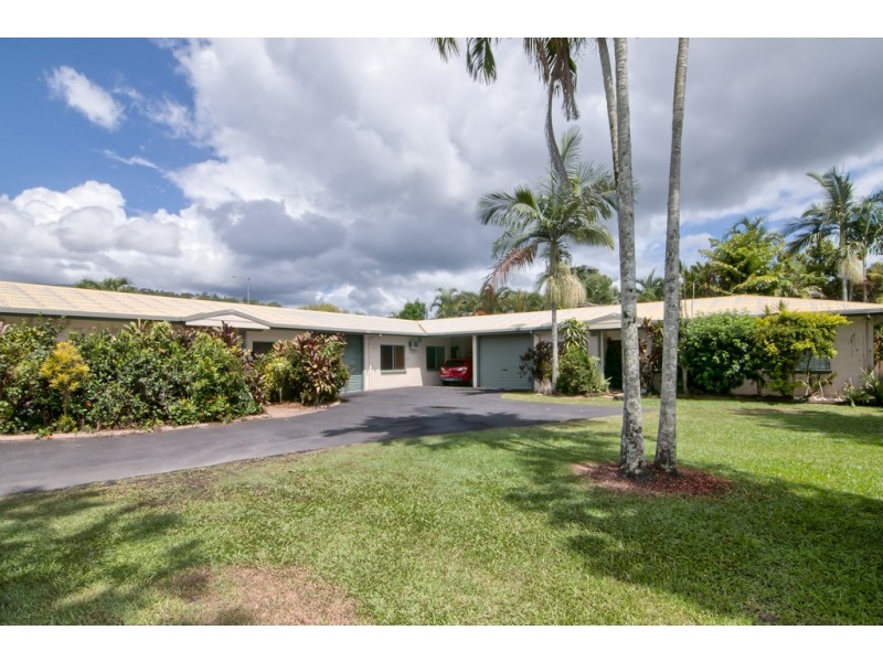 3/8 Brooks Street, Whitfield QLD 4870