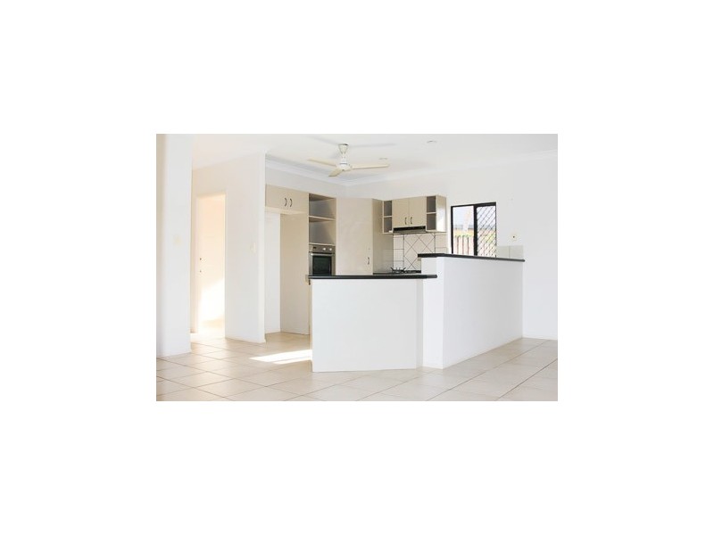 22 Lucy Close, Kanimbla QLD 4870