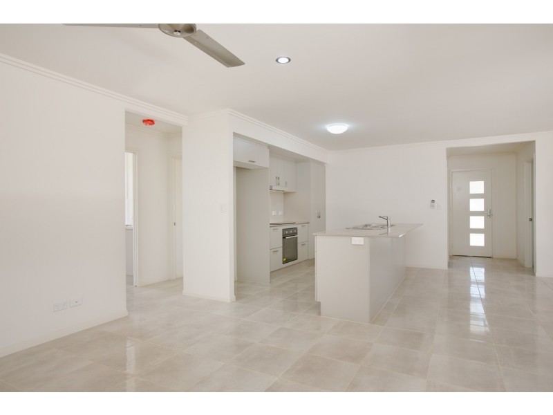 42 Ainscow Drive, Bentley Park QLD 4869