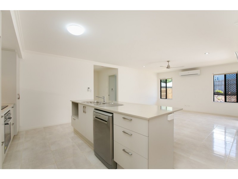 42 Ainscow Drive, Bentley Park QLD 4869