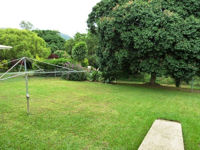 40 Karwin Street, Bayview Heights QLD 4868
