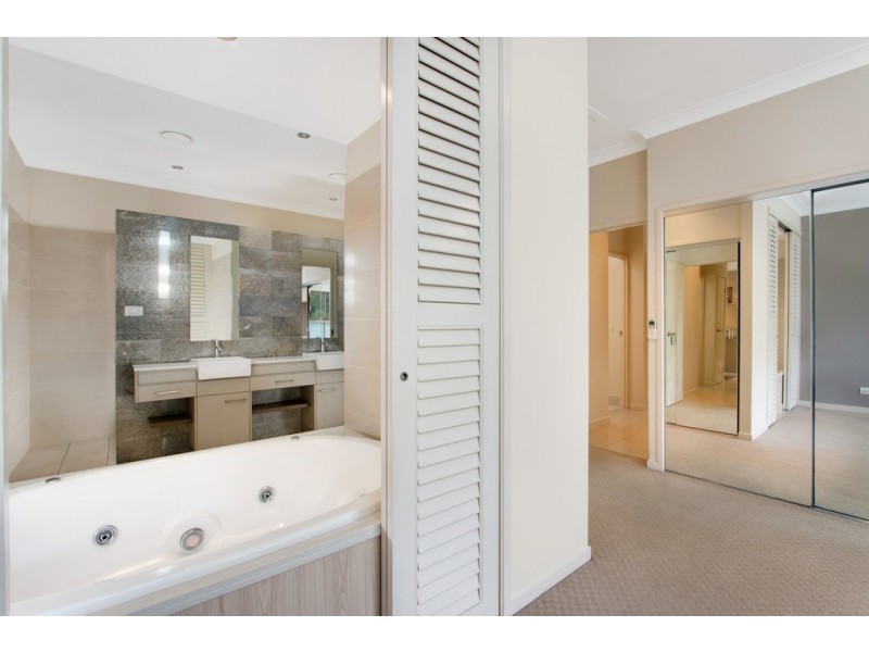 1001/12-21 Gregory Street, Westcourt QLD 4870