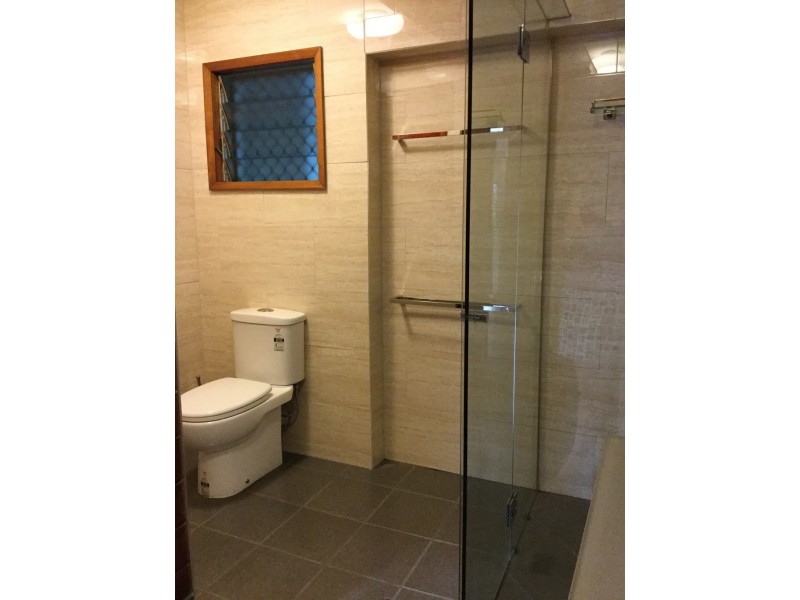 33 Oleander Street, Holloways Beach QLD 4878