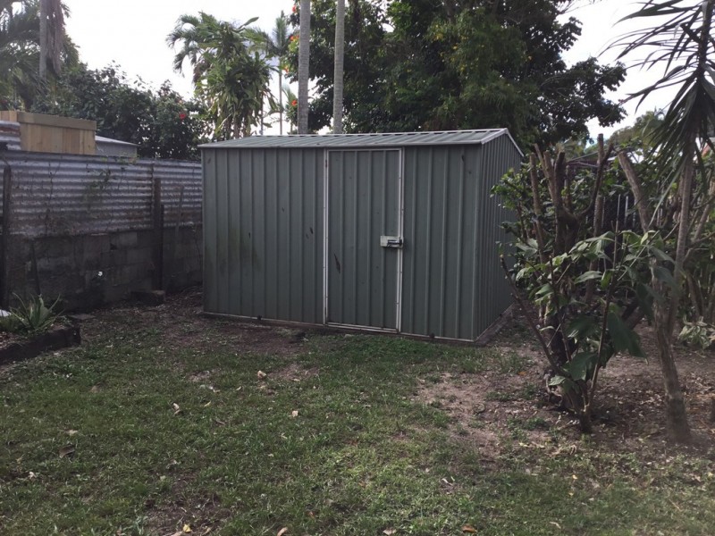 33 Oleander Street, Holloways Beach QLD 4878