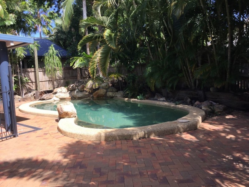 8 Burranong Street, Kewarra Beach QLD 4879