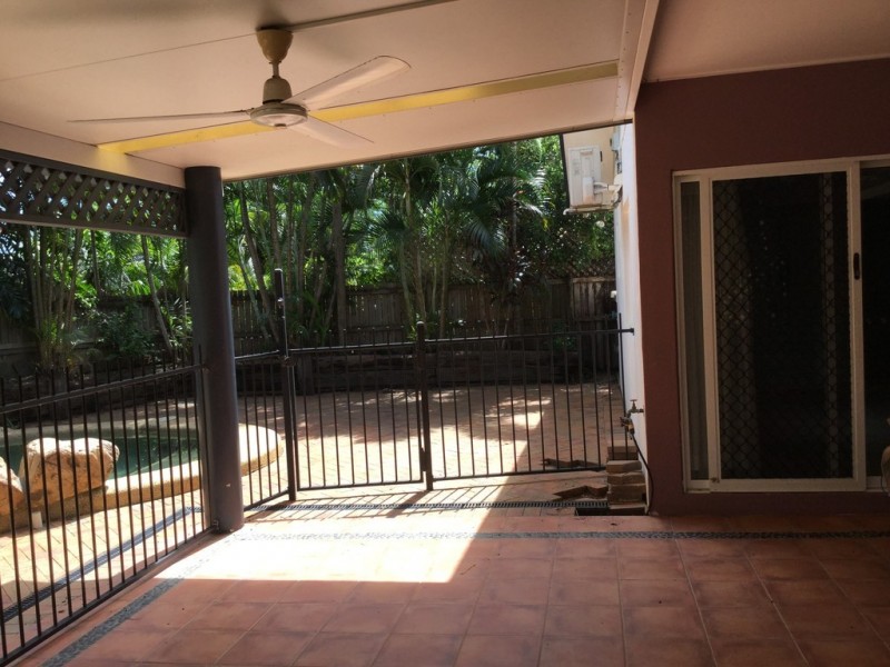 8 Burranong Street, Kewarra Beach QLD 4879