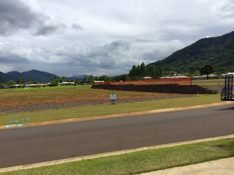 4 Cleveland Court, Redlynch QLD 4870