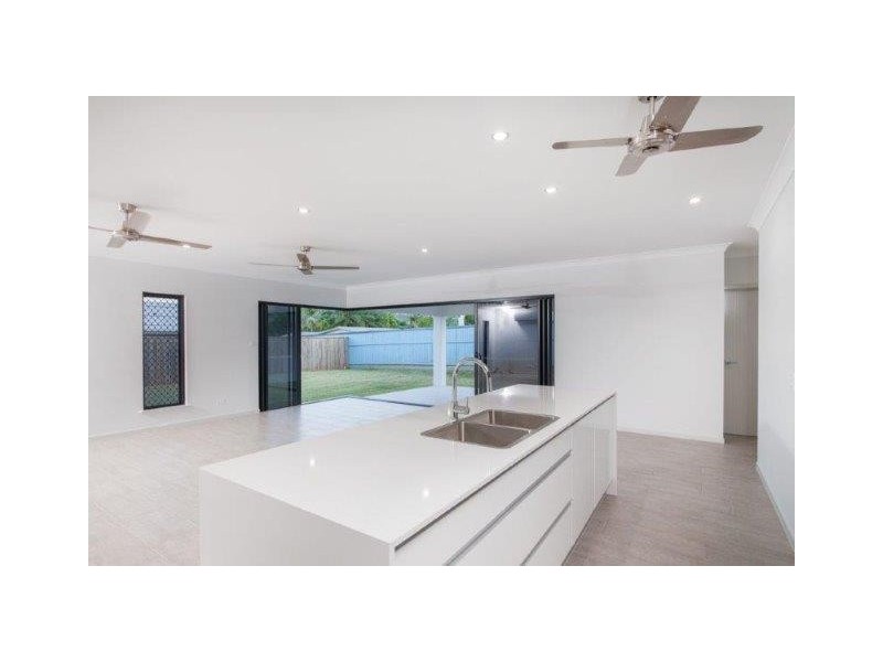 53 Springbrook Avenue, Redlynch QLD 4870