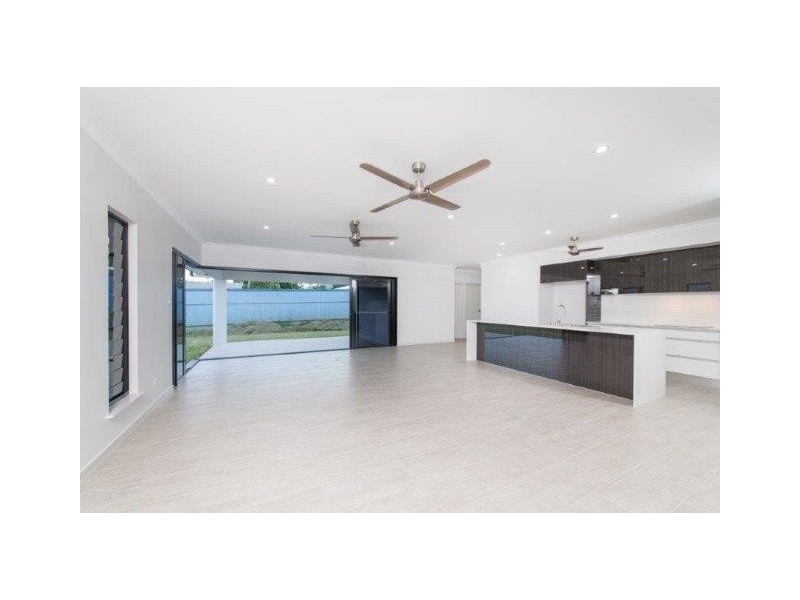 53 Springbrook Avenue, Redlynch QLD 4870