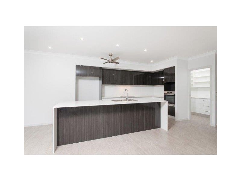 53 Springbrook Avenue, Redlynch QLD 4870