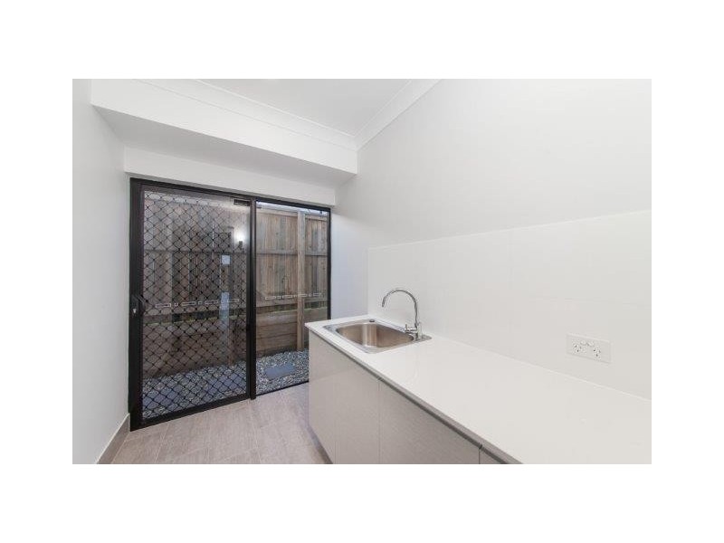 53 Springbrook Avenue, Redlynch QLD 4870