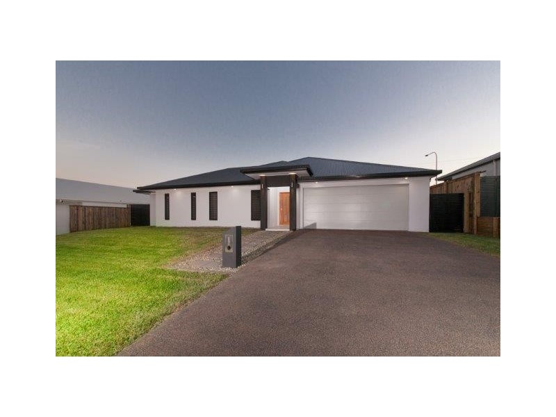 53 Springbrook Avenue, Redlynch QLD 4870