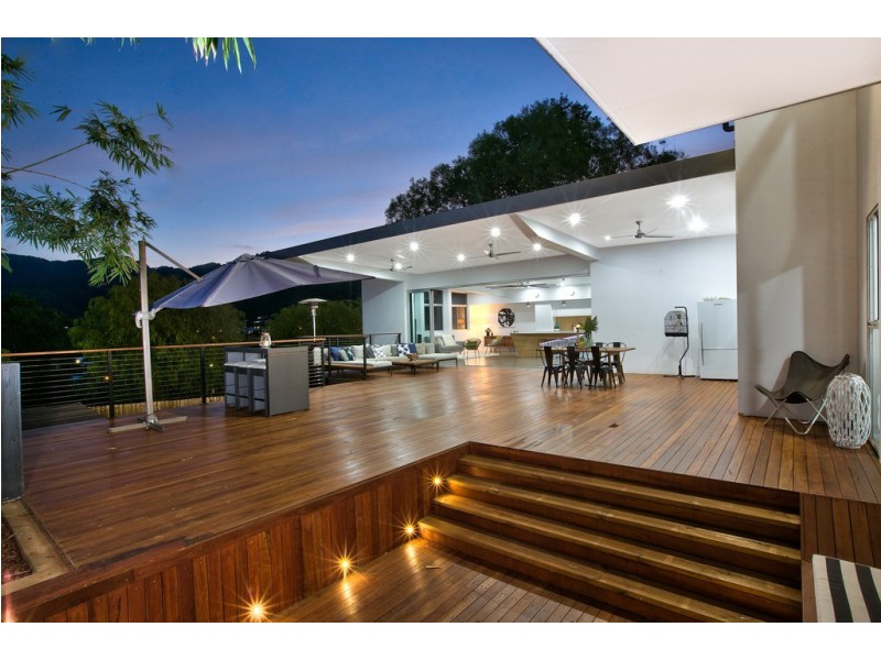 35 Koppen Terrace, Mooroobool QLD 4870