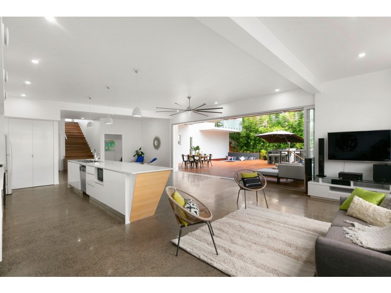35 Koppen Terrace, Mooroobool QLD 4870