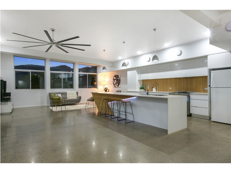 35 Koppen Terrace, Mooroobool QLD 4870
