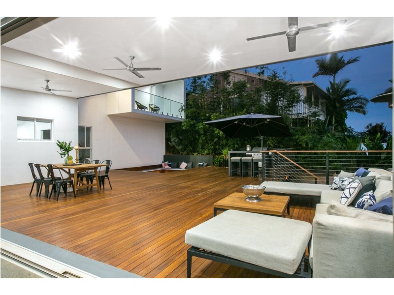 35 Koppen Terrace, Mooroobool QLD 4870