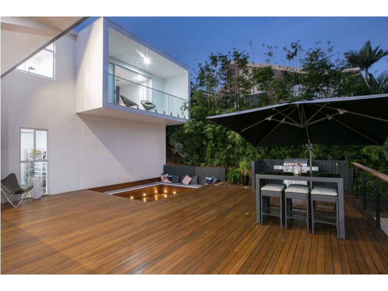 35 Koppen Terrace, Mooroobool QLD 4870