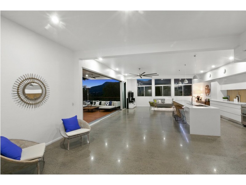 35 Koppen Terrace, Mooroobool QLD 4870