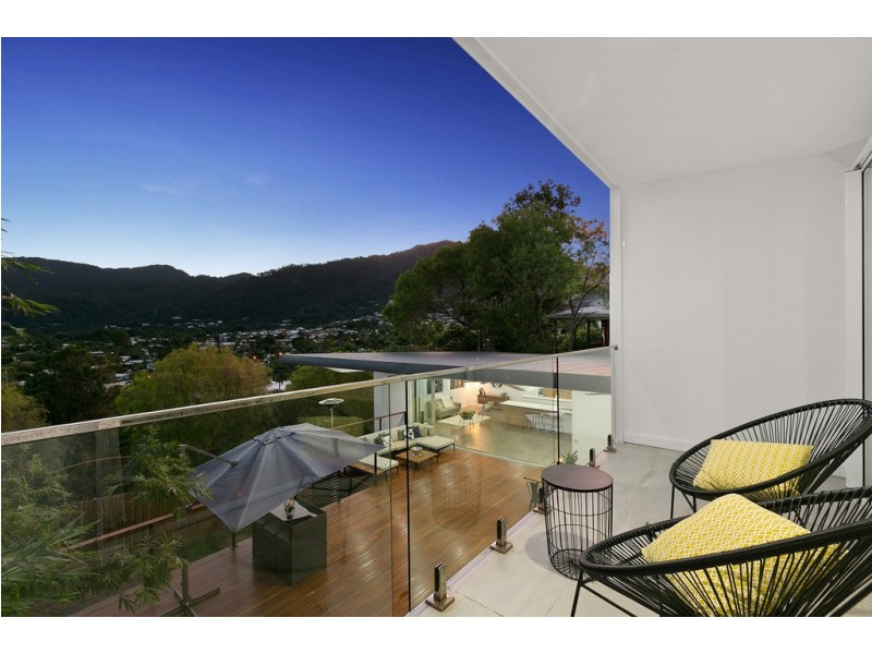35 Koppen Terrace, Mooroobool QLD 4870