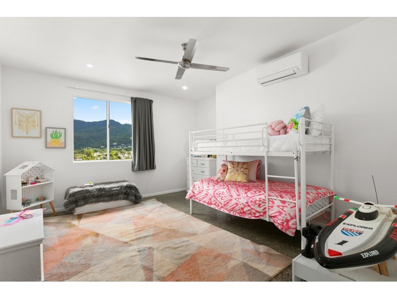 35 Koppen Terrace, Mooroobool QLD 4870